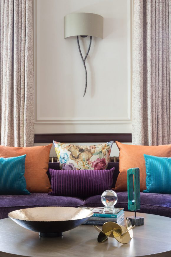 Bayswater Pied-à-Terre Classic & contemporary residential interior design London. Hélène’s projects cover London and its surrounding counties.