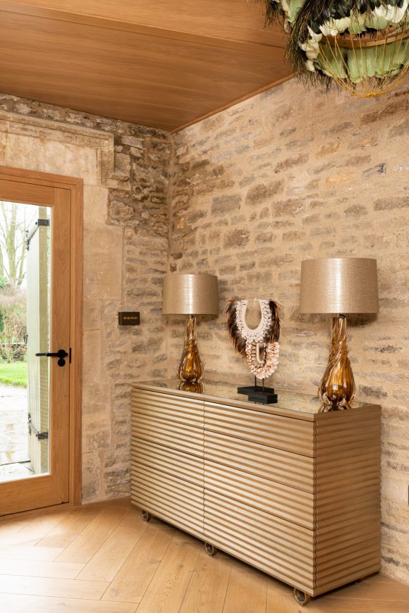 Cotswold Manor House Part 1 Classic & contemporary residential interior design London. Hélène’s projects cover London and its surrounding counties.